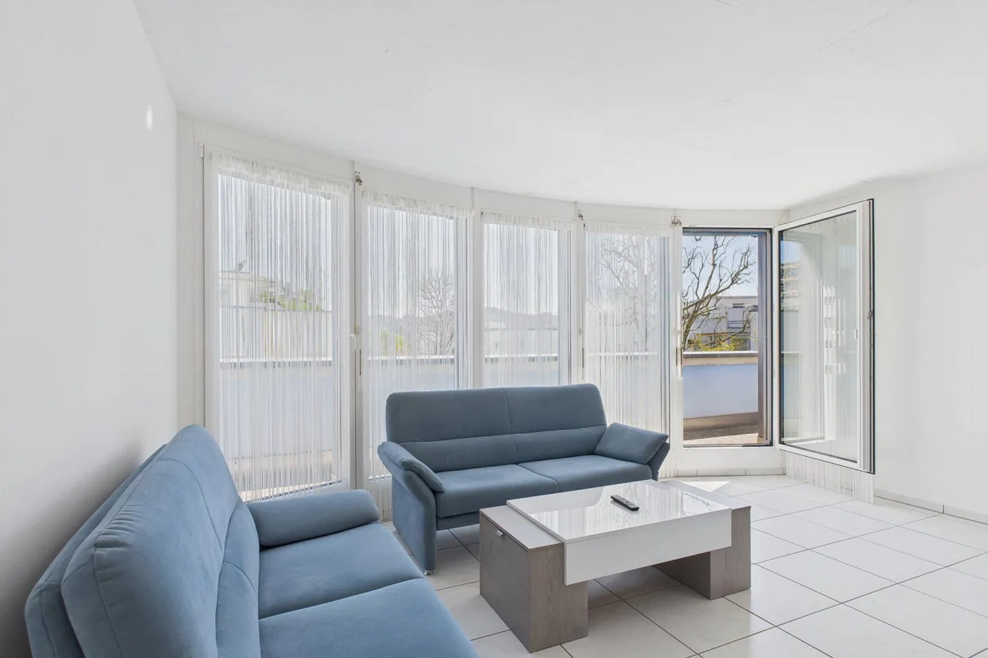 Living Comfort on Two Levels: Terrace Attic with Beautiful Views - Photo 3 of 4