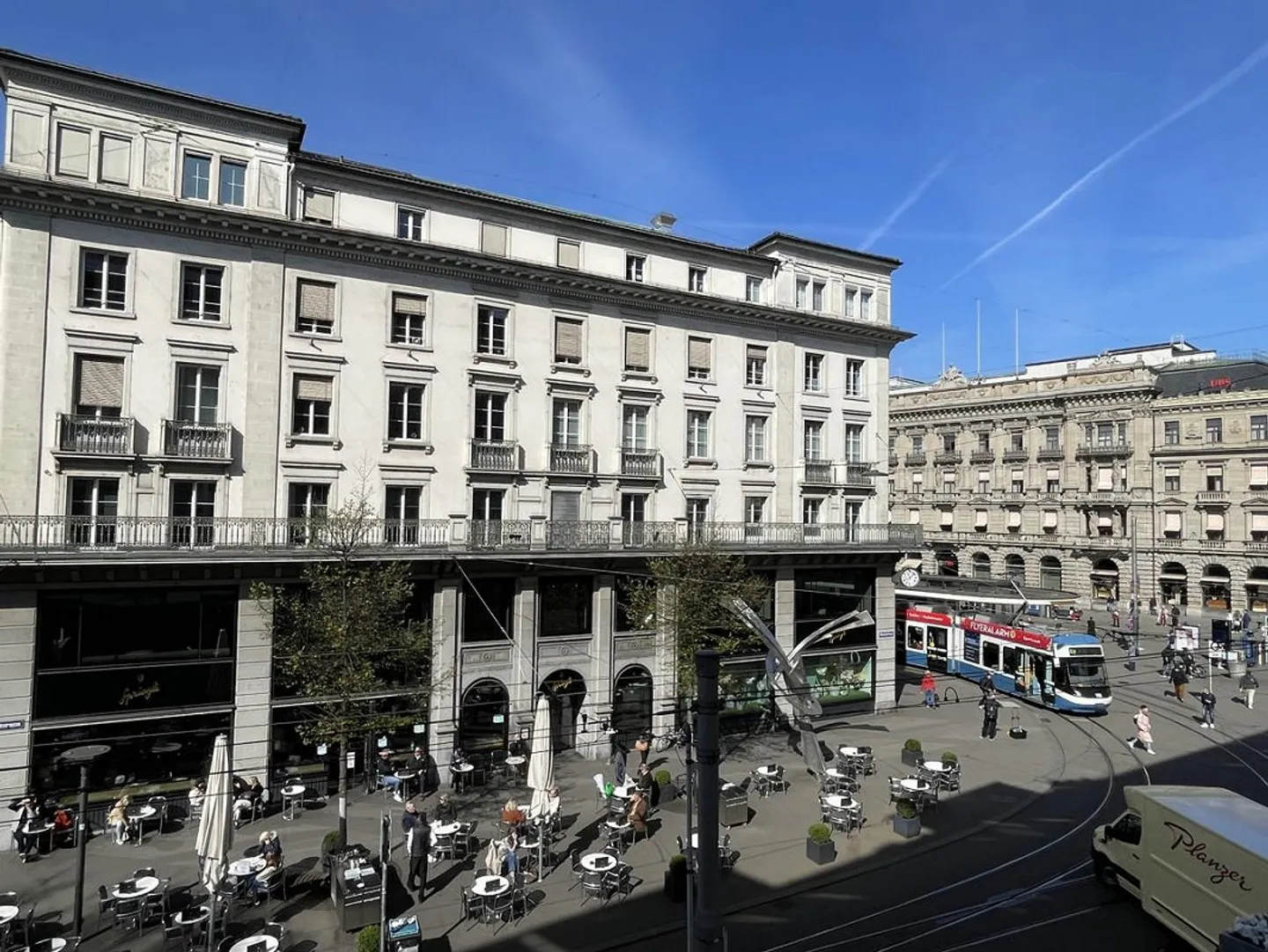 MODERN PRESTIGIOUS OFFICES - Photo 9 of 13