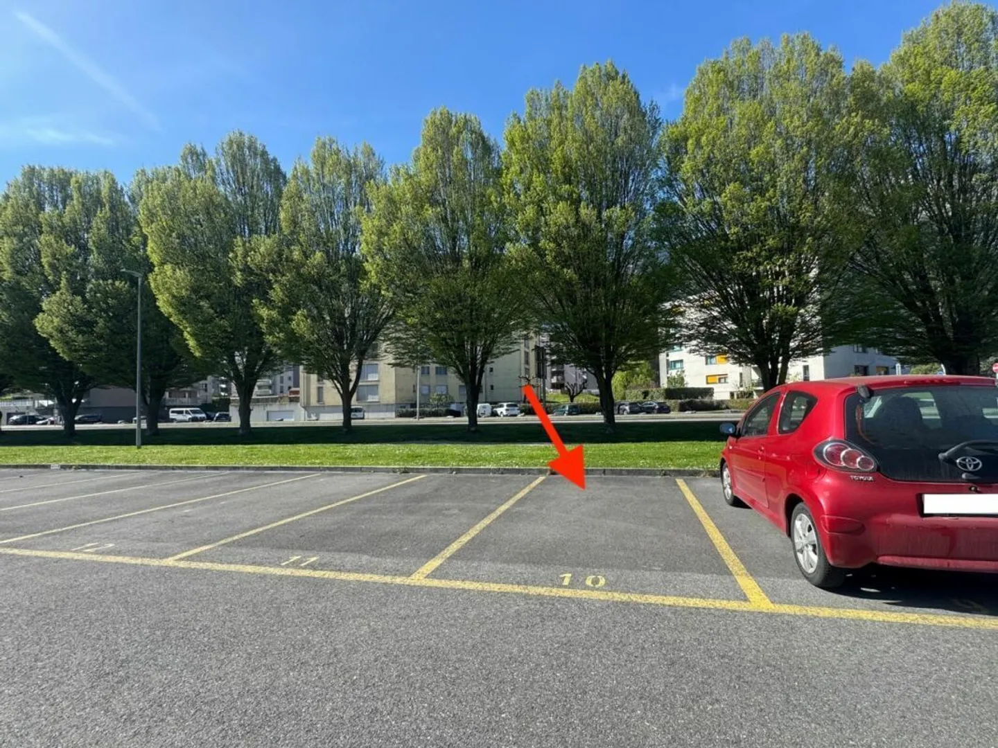 À louer place de parking extérieure n° 10. - Photo 1 sur 2