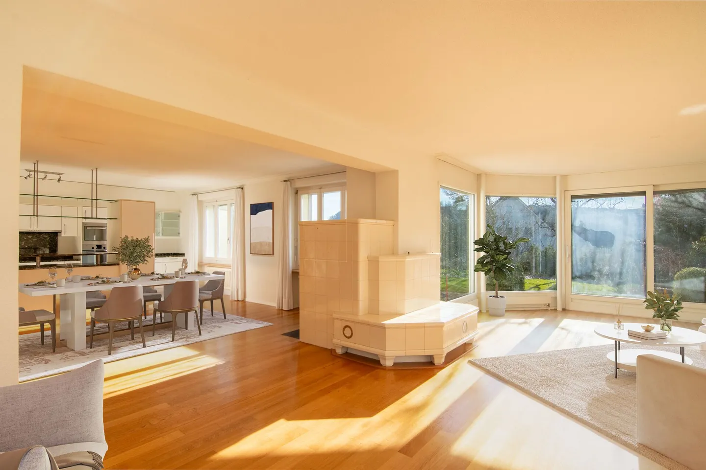 Spacious 6-Room Double Family House with Country House Character and Sunny Garden in Quiet Location near Bern. - Photo 2 of 32