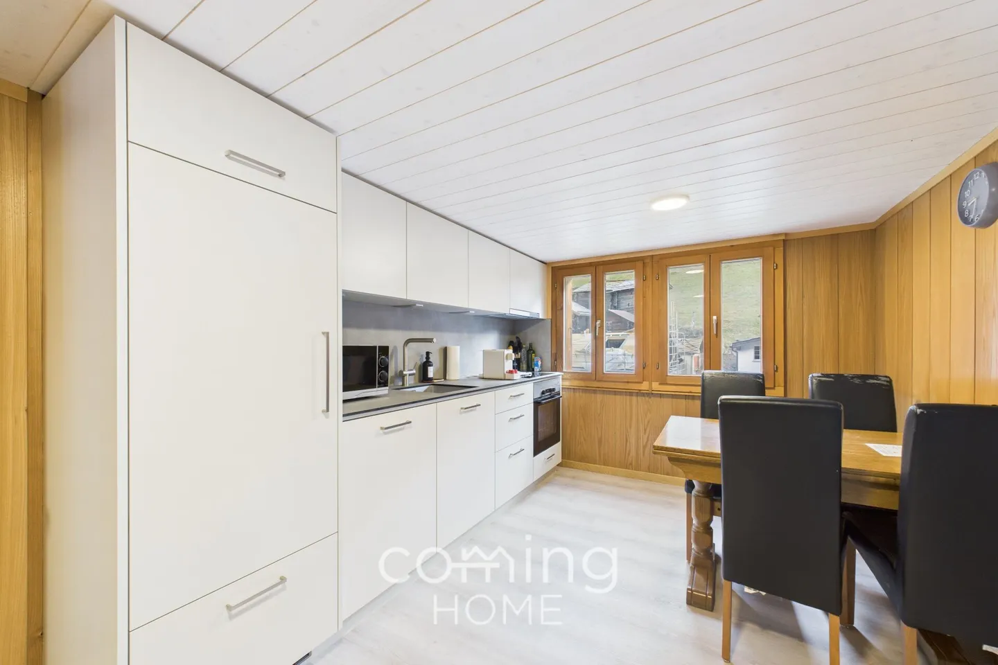 Sunny 3.5-room apartment in the heart of Saas-Grund with a view of the surrounding mountains - Photo 3 of 13