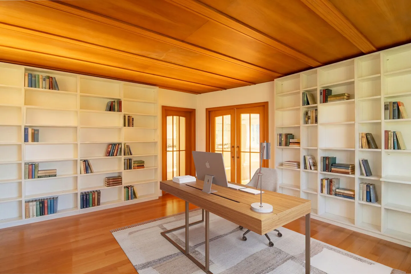 Spacious 6-Room Double Family House with Country House Character and Sunny Garden in Quiet Location near Bern. - Photo 11 of 32