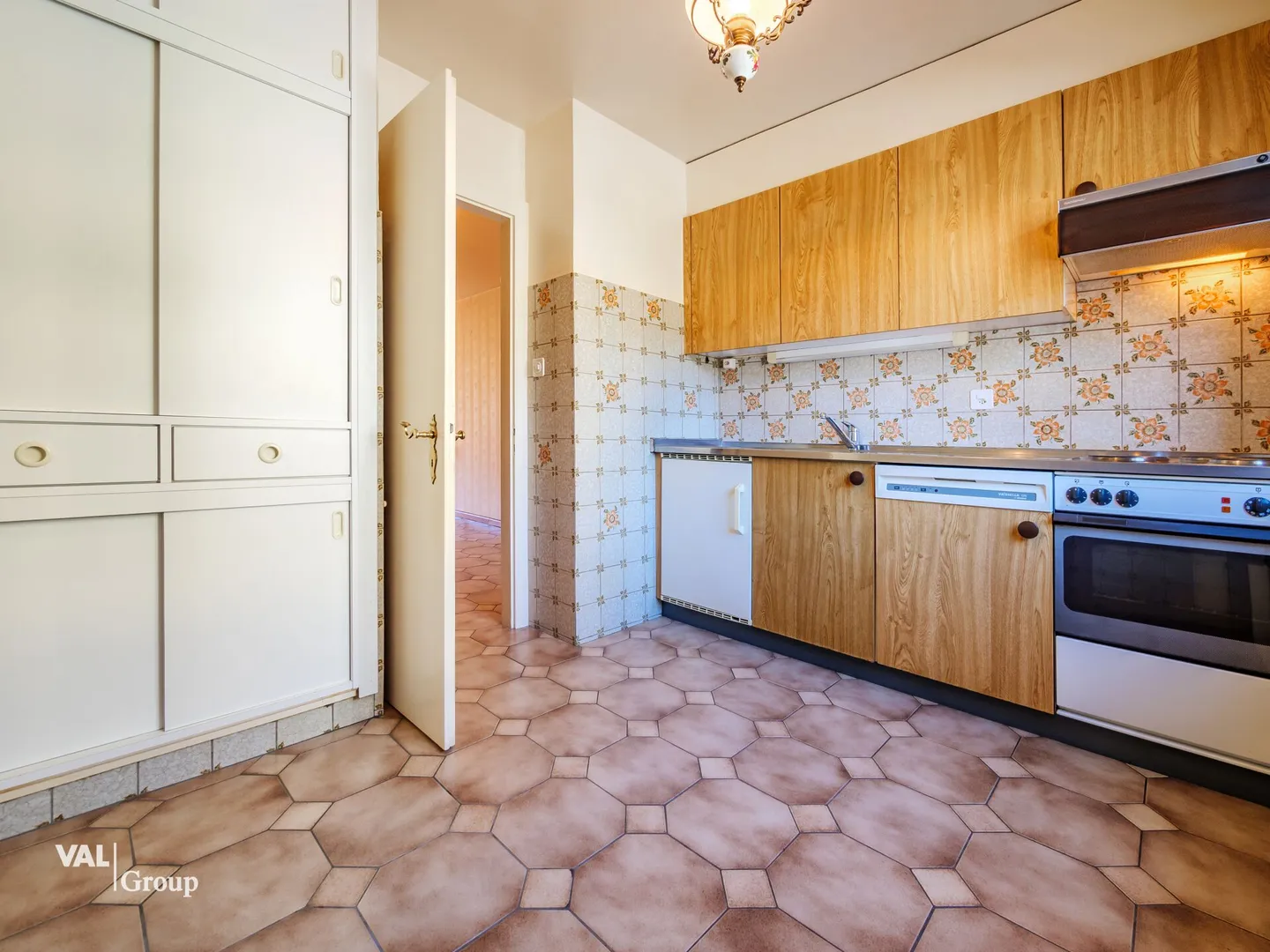 Opportunité Unique de Rénovation à Conthey - Photo 2 sur 10