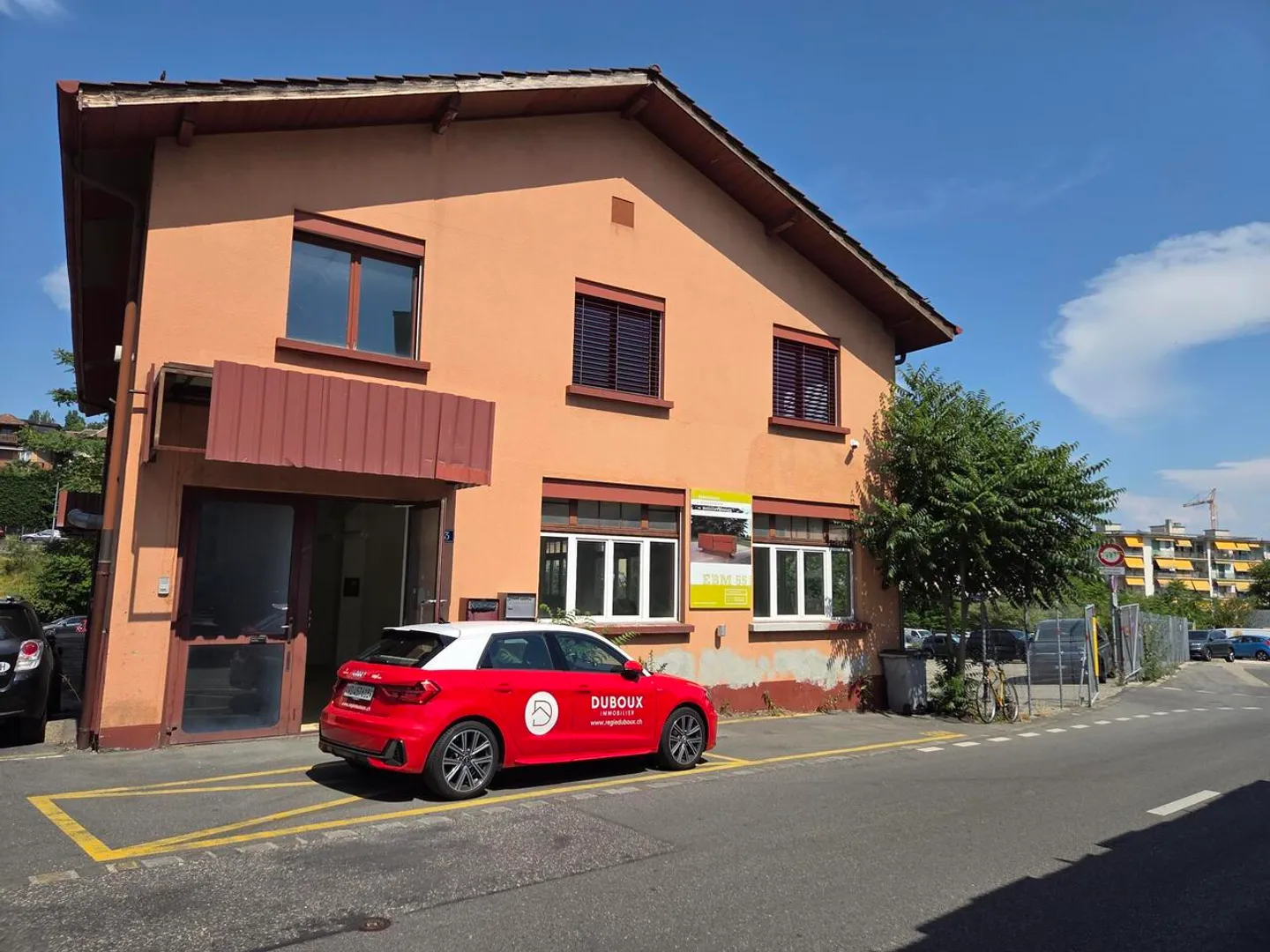 Espace Commercial Polyvalent - Photo 1 sur 7