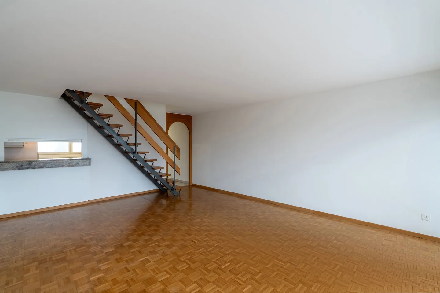 Appartement en duplex de 4,5 pièces avec aménagement flexible - Photo 4 sur 16