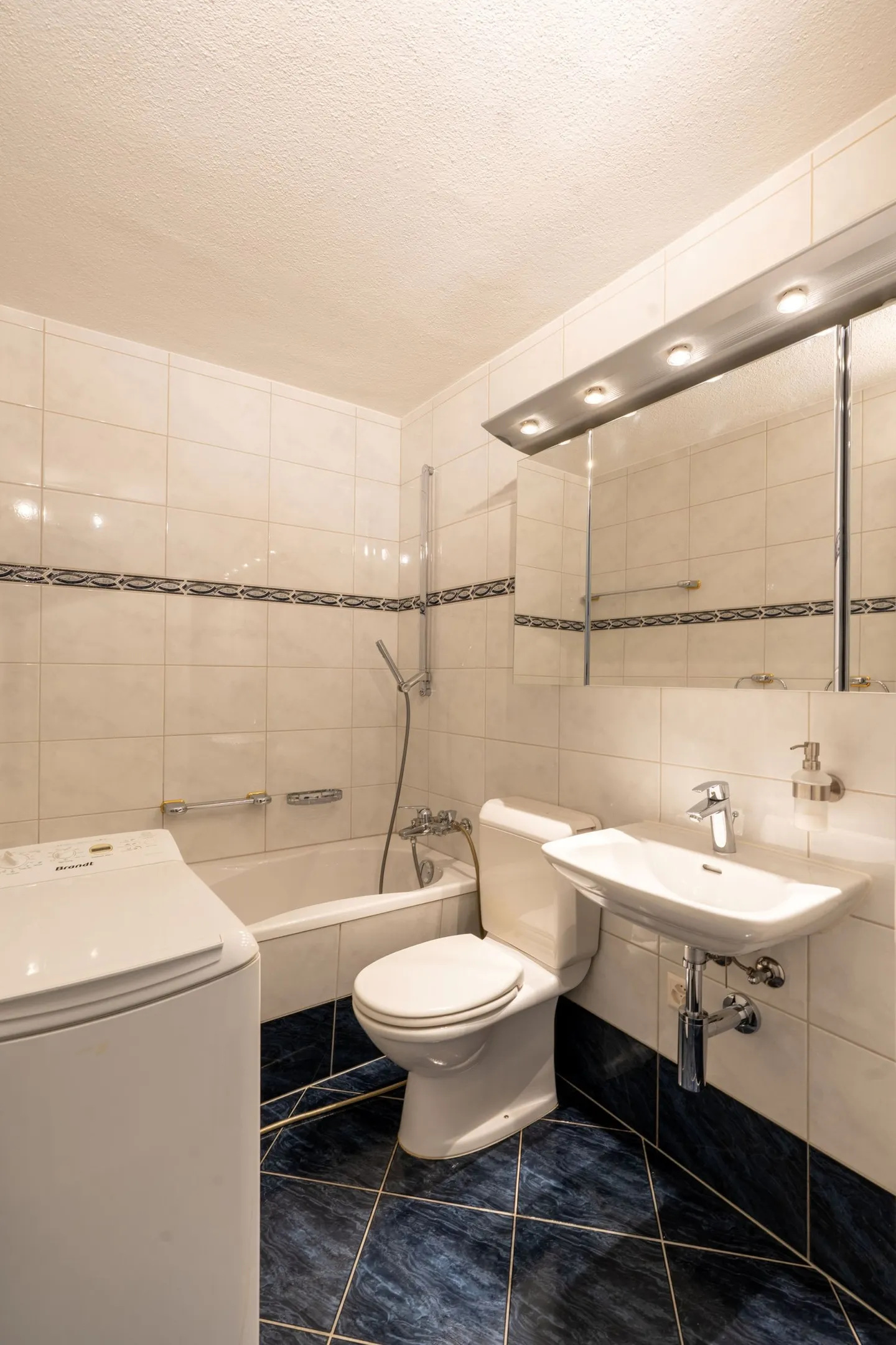 Appartement en duplex de 4,5 pièces avec aménagement flexible - Photo 6 sur 16