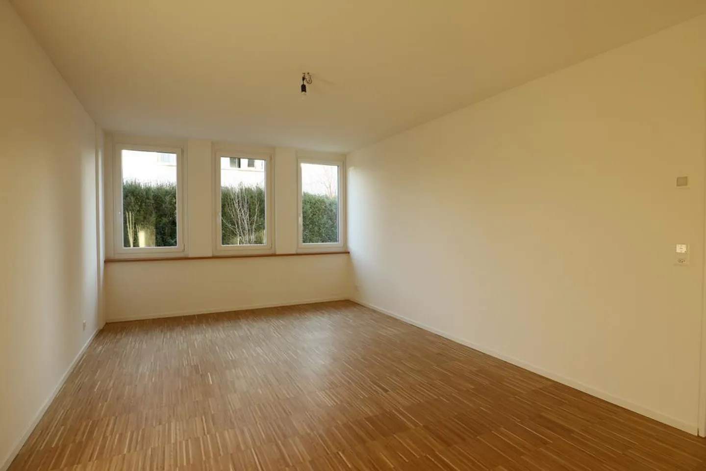 Appartamento spazioso e moderno con area giardino e lavatrice privata - Foto 7 di 8