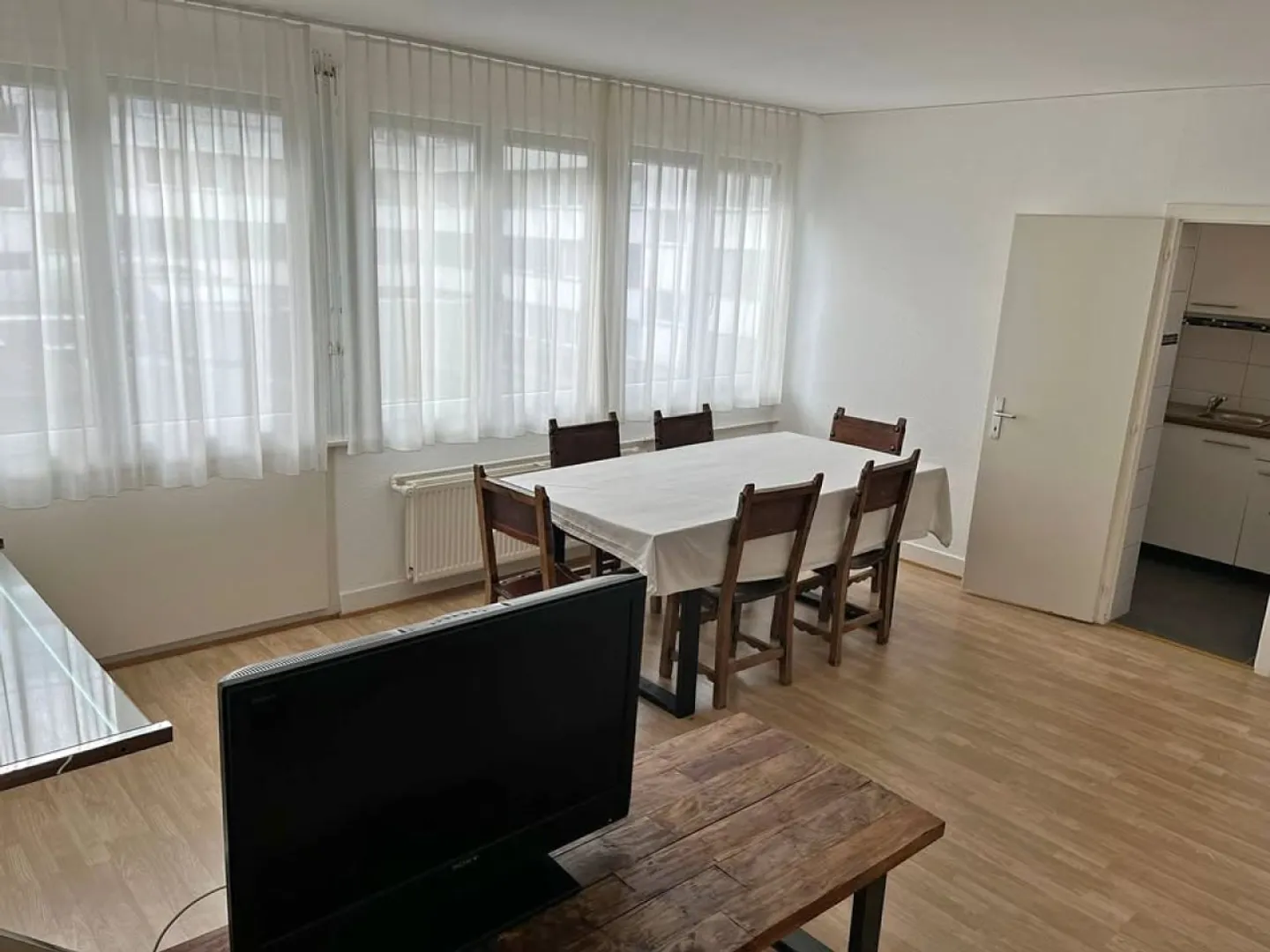 À louer - Appartement meublé 4 pièces à Genève (Rue de Bâle) - Photo 2 sur 9