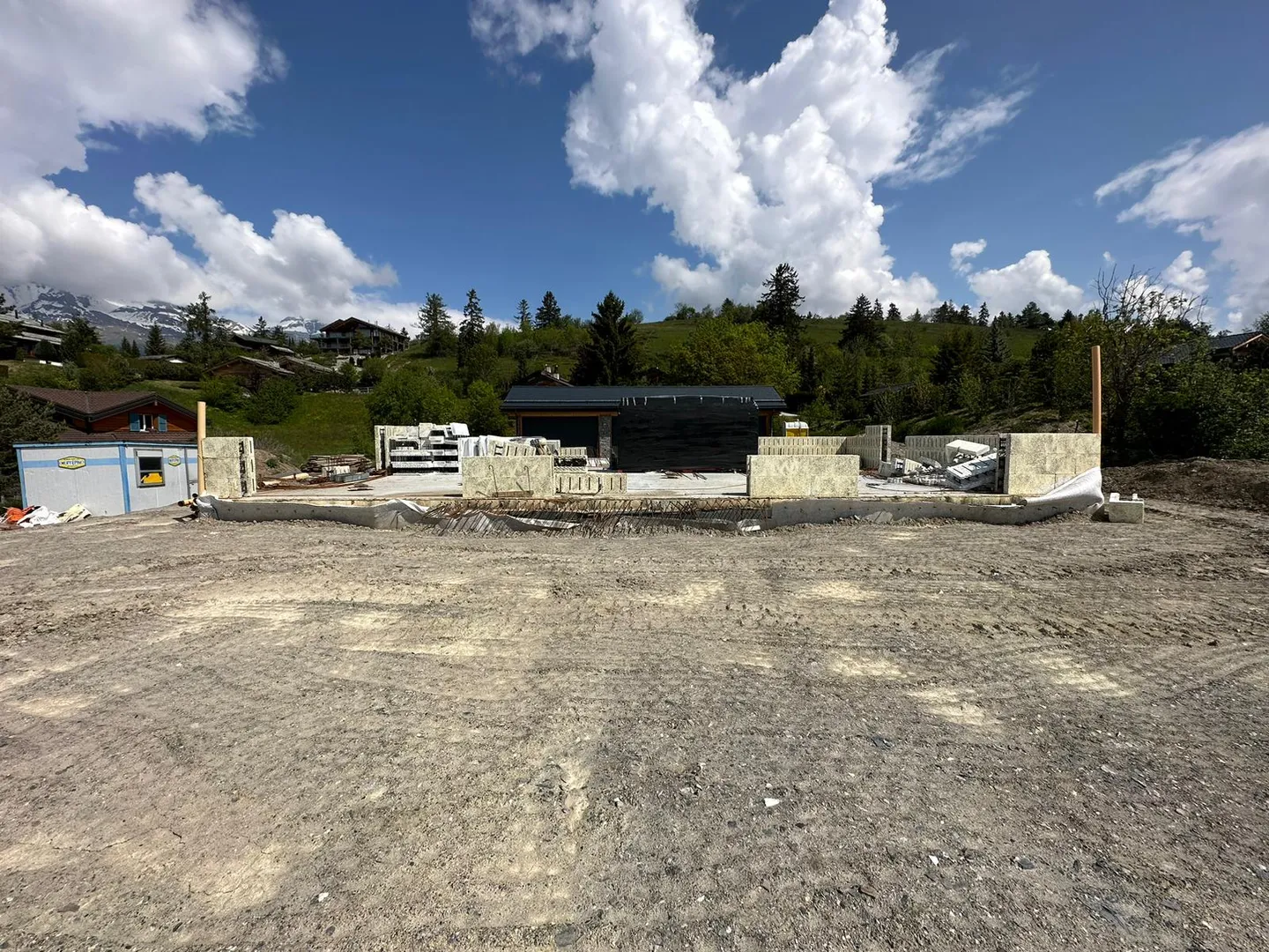 En cours de construction - Finitions au gré du preneur - Belle demeure de 600 m2 - Photo 3 sur 8