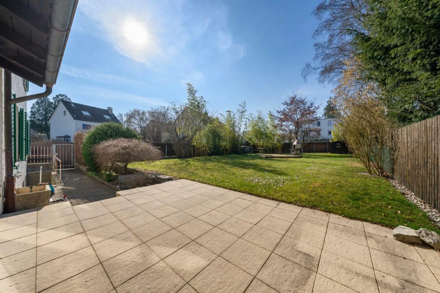 Stylish House in Prime Location - Photo 3 of 21