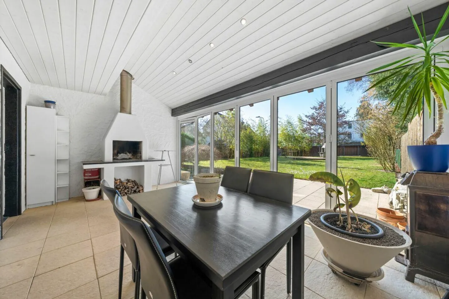 Stylish House in Prime Location - Photo 5 of 21