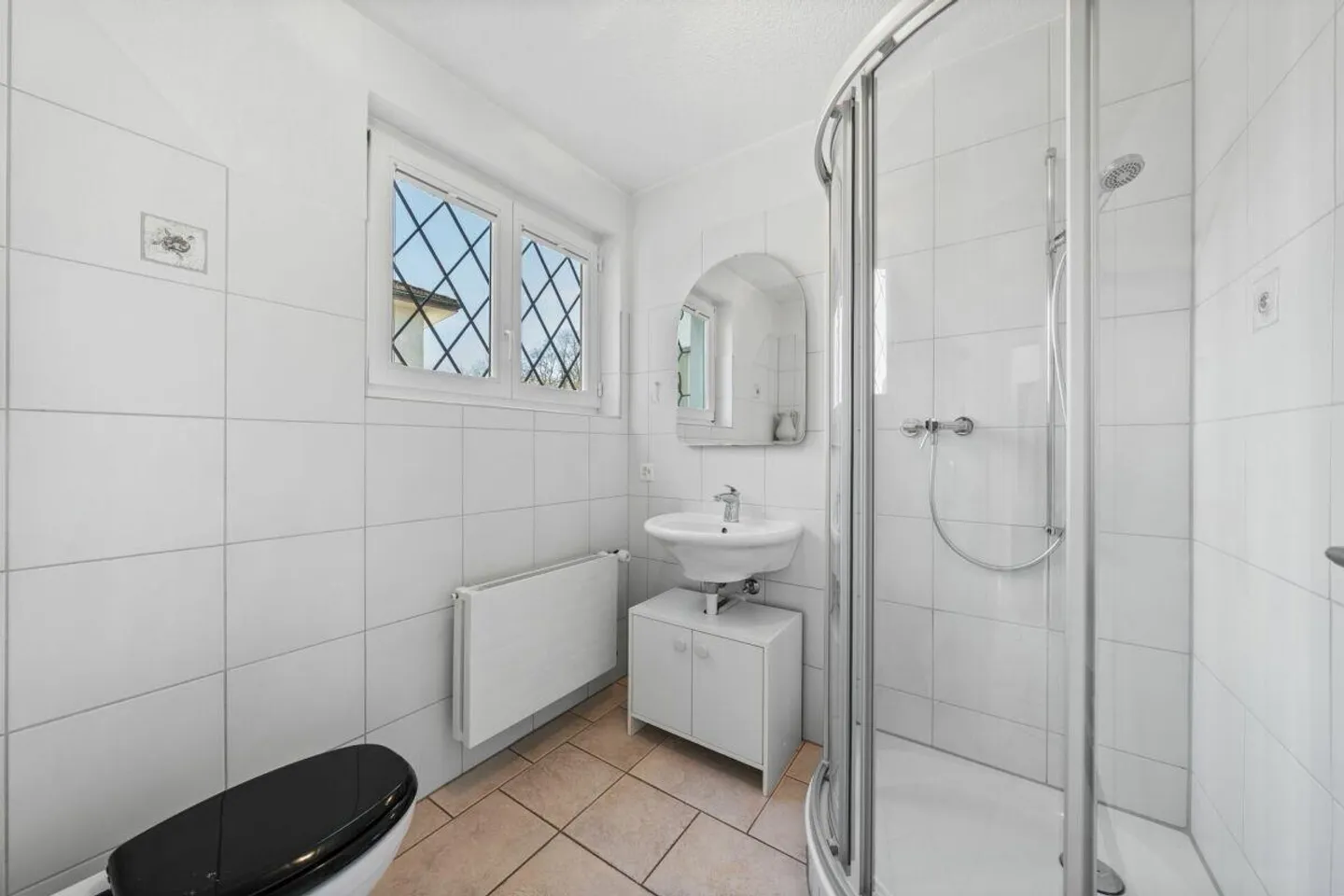 Stylish House in Prime Location - Photo 15 of 21