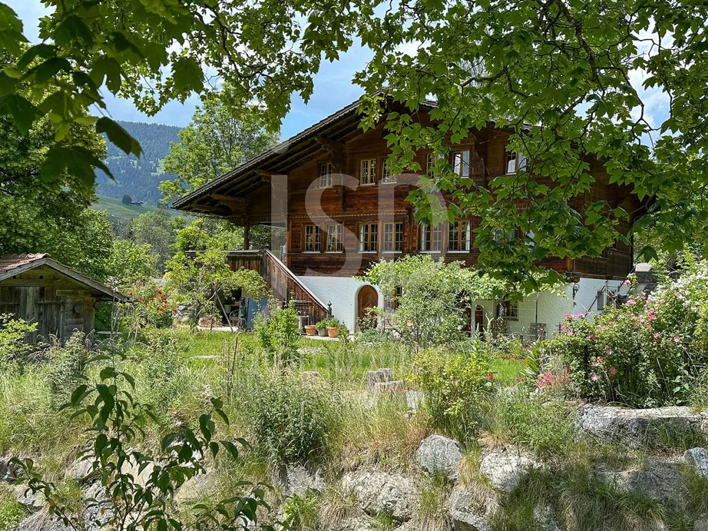 Stilvolles Chalet mit unverbaubarem Blick - Foto 1 von 27