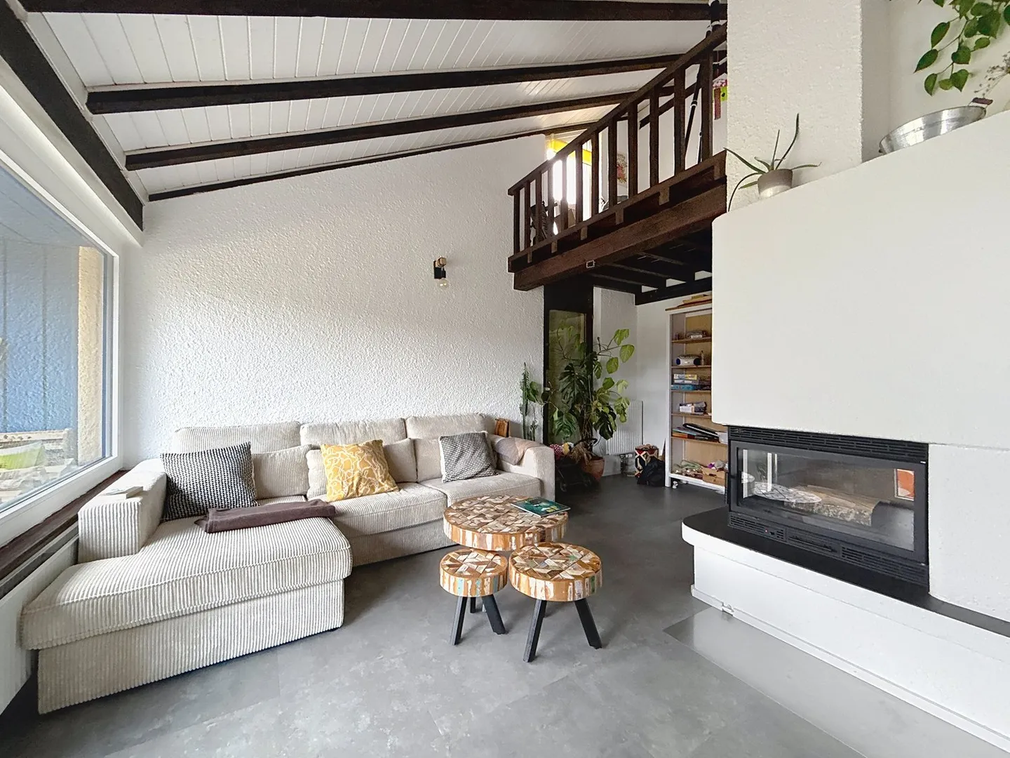 Villa avec 5,5 pièces et espace de vie séparé – Chézard-Saint-Martin - Photo 4 sur 14