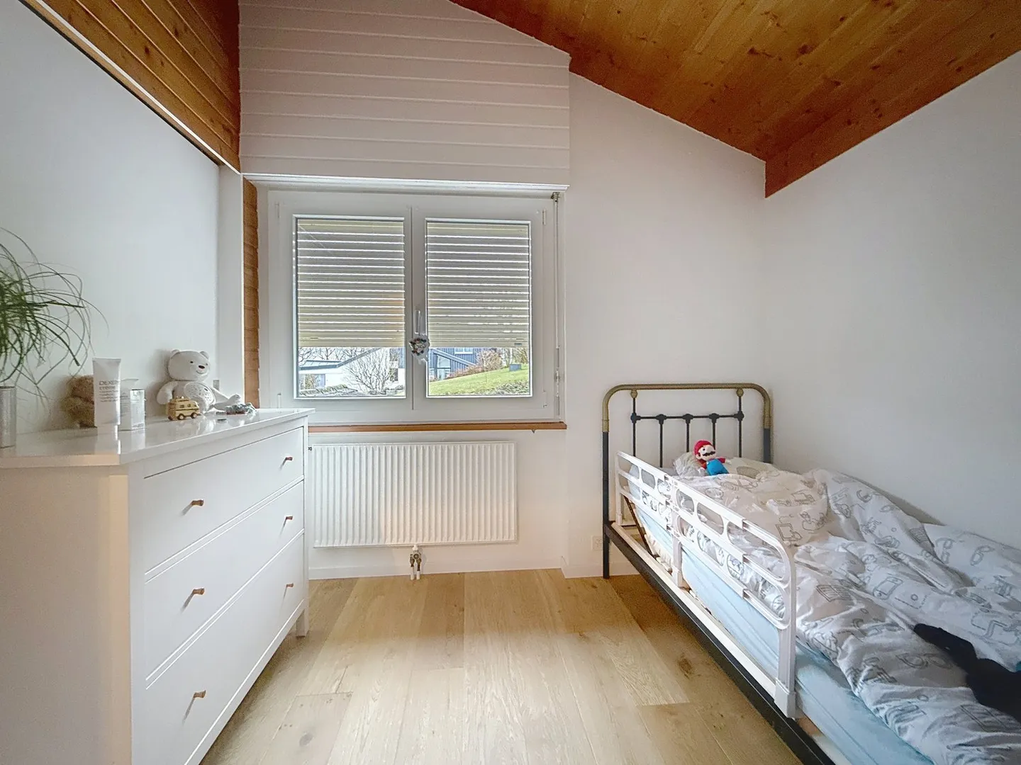 Villa avec 5,5 pièces et espace de vie séparé – Chézard-Saint-Martin - Photo 6 sur 14