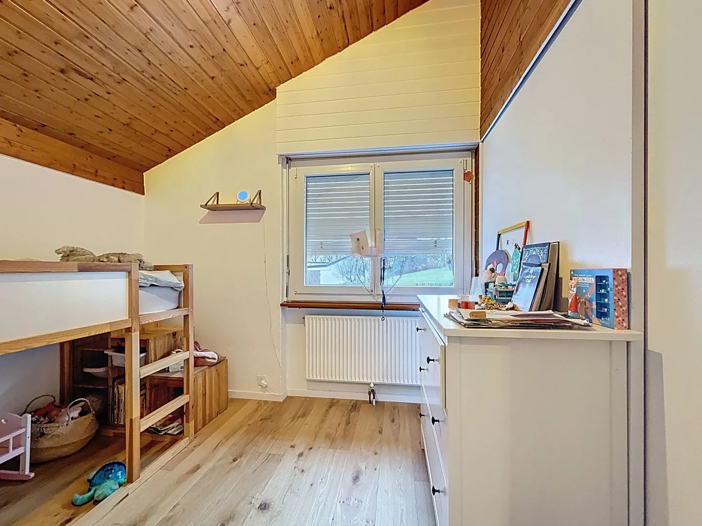 Villa avec 5,5 pièces et espace de vie séparé – Chézard-Saint-Martin - Photo 7 sur 14