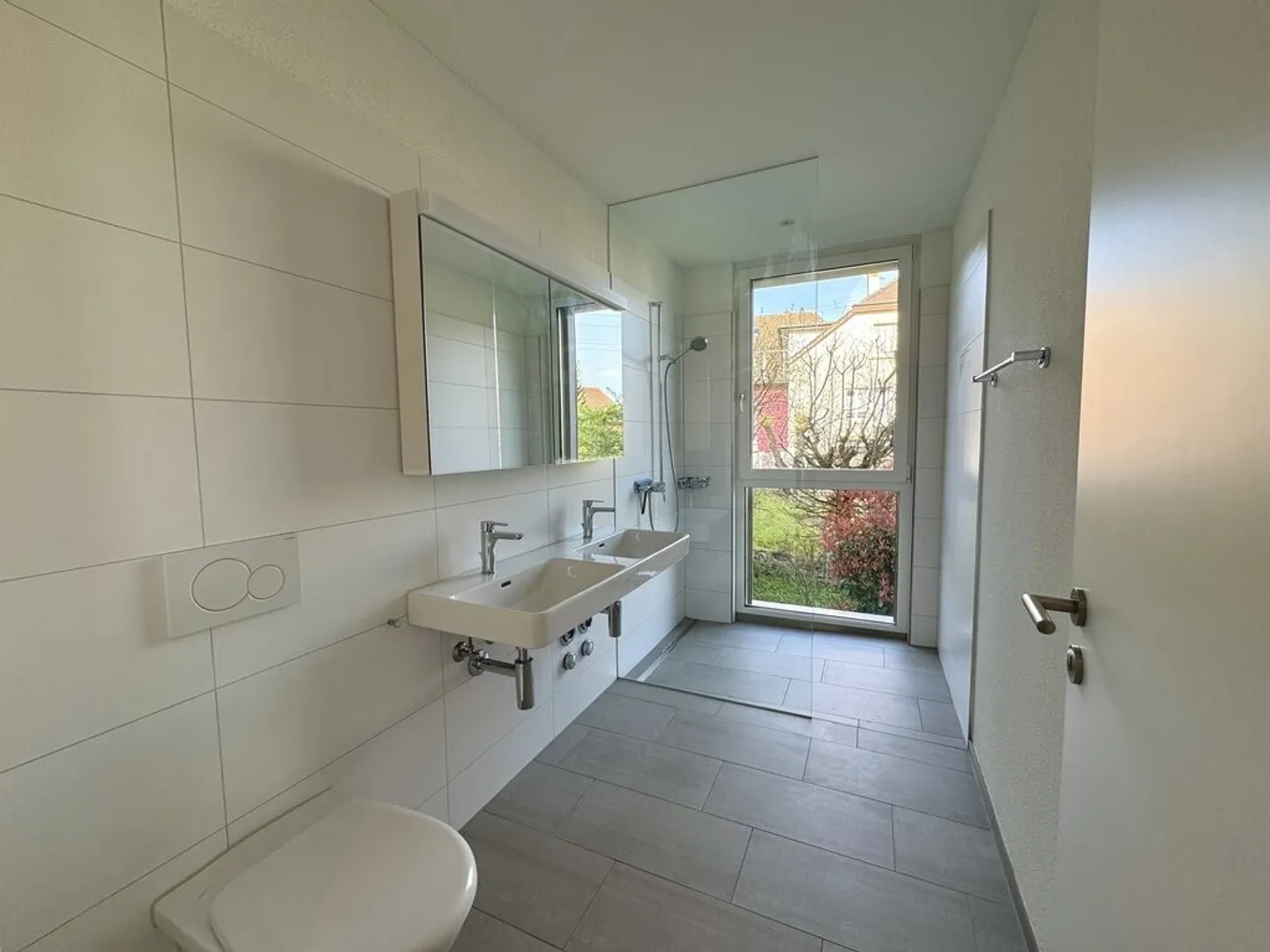 Appartement attrayant de 4,5 pièces : calme, moderne et centralement situé - Photo 4 sur 7