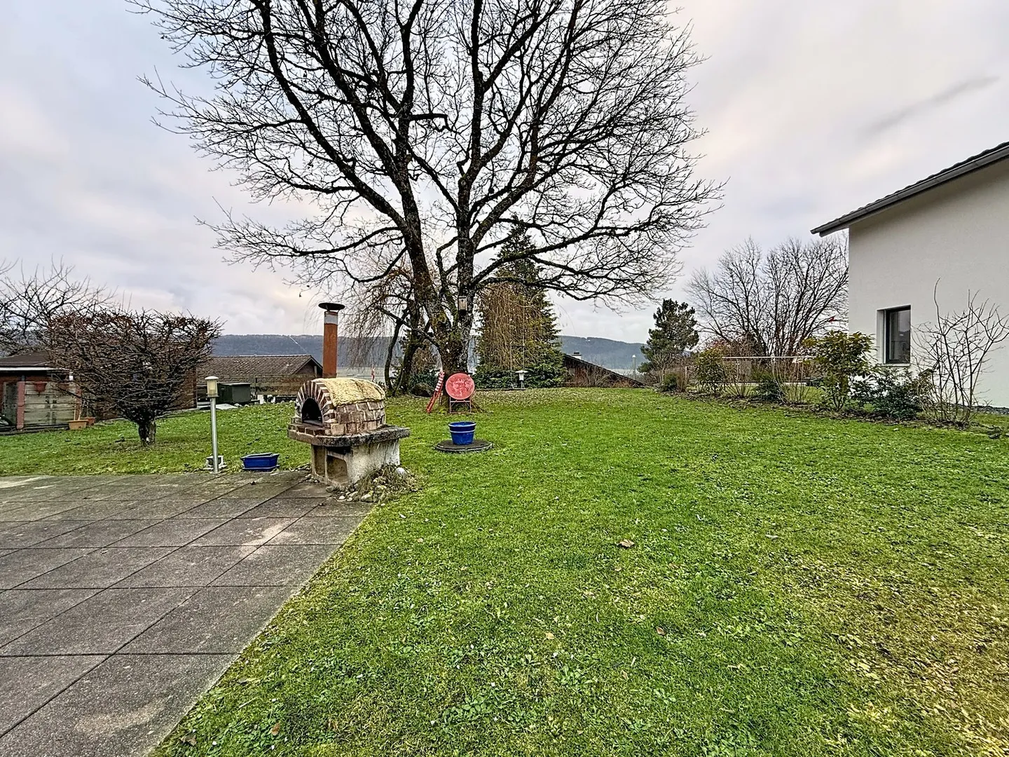 Villa avec 5,5 pièces et espace de vie séparé – Chézard-Saint-Martin - Photo 12 sur 14