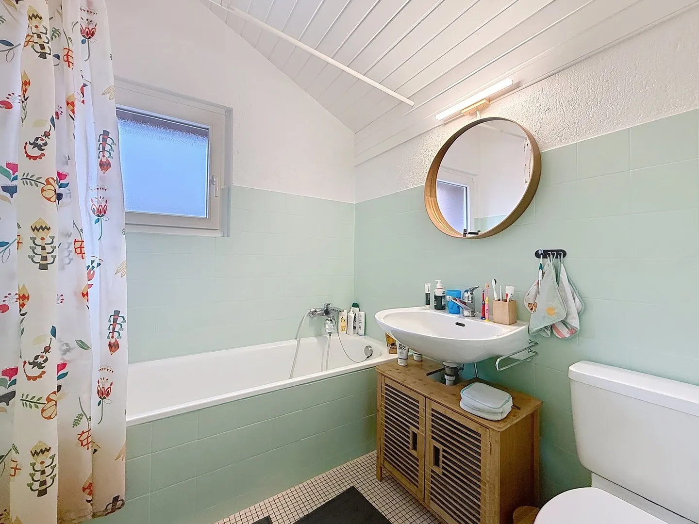 Villa avec 5,5 pièces et espace de vie séparé – Chézard-Saint-Martin - Photo 8 sur 14