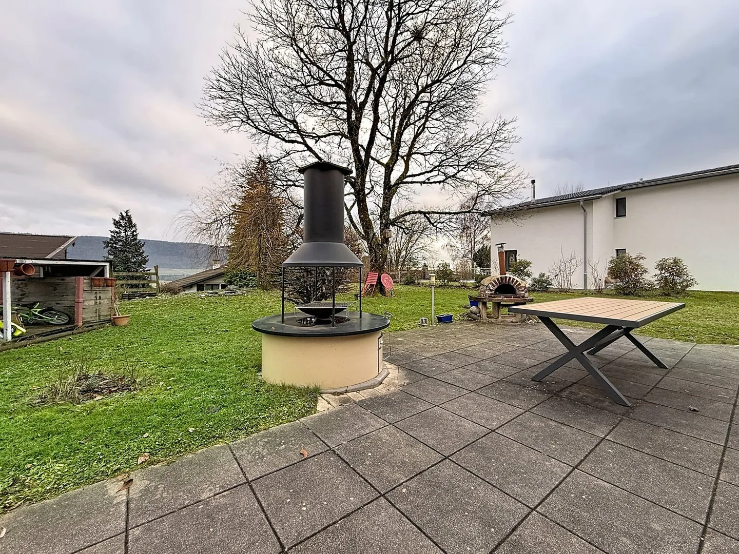 Villa avec 5,5 pièces et espace de vie séparé – Chézard-Saint-Martin - Photo 11 sur 14