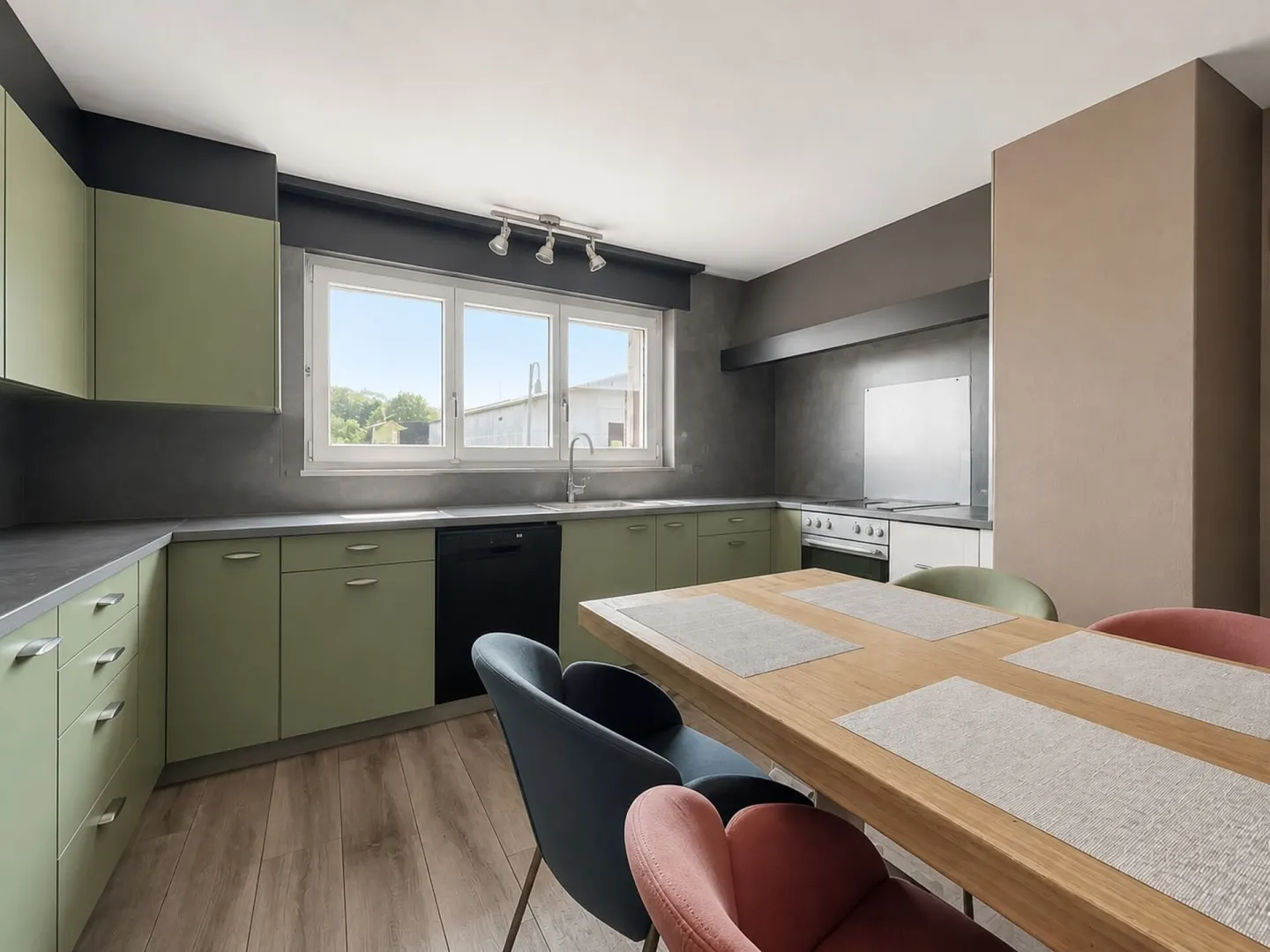 Villa Charmante avec Studio Indépendant - Photo 9 sur 18