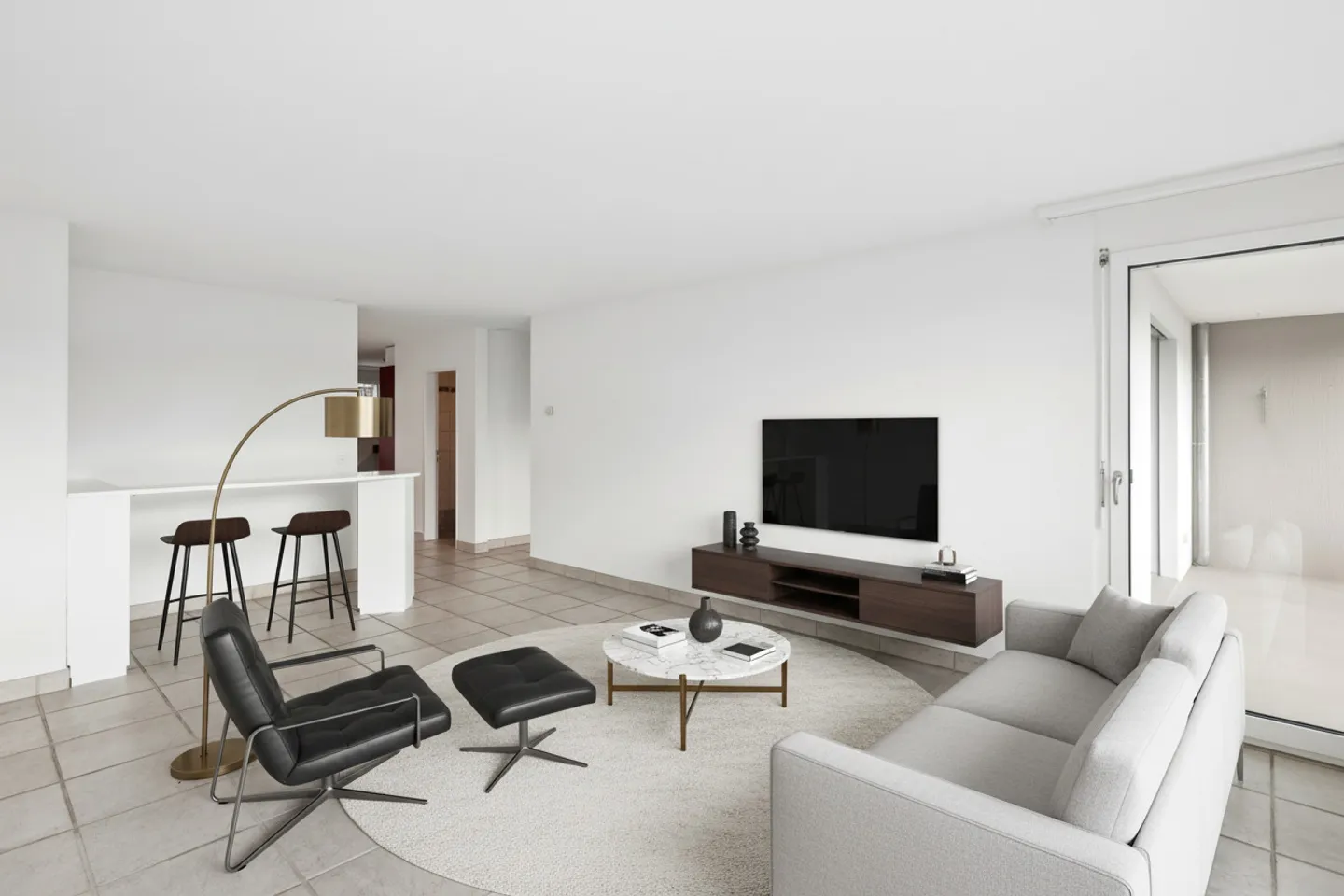 Light, Space & Comfort – Apartment with Double Balcony - Photo 2 of 4