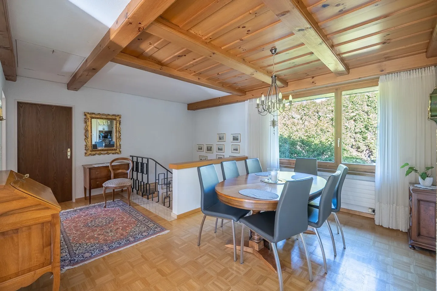 Charming single-family home with good sunlight and plenty of privacy - Photo 5 of 10