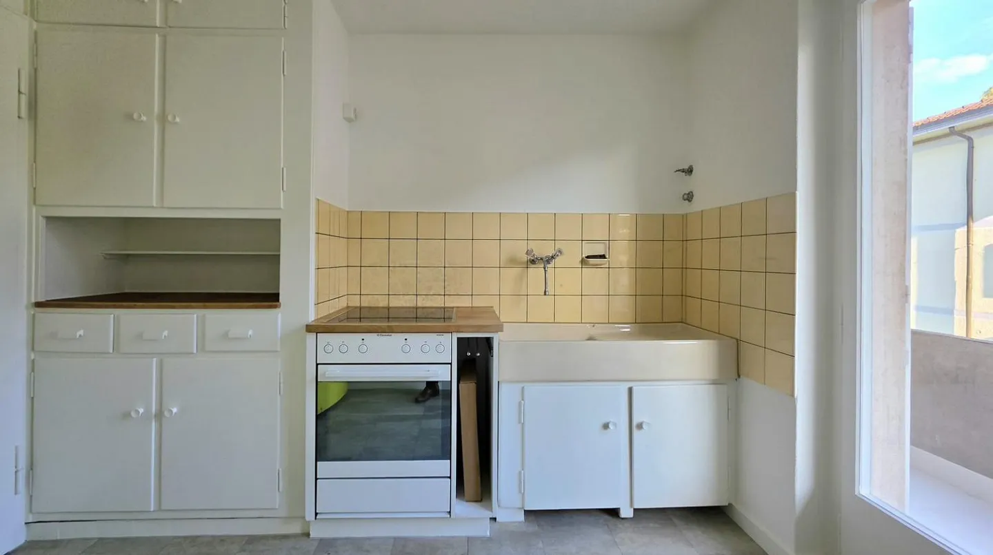 finely renovated, very quiet, garden seating area, preferred neighborhood - Photo 7 of 13