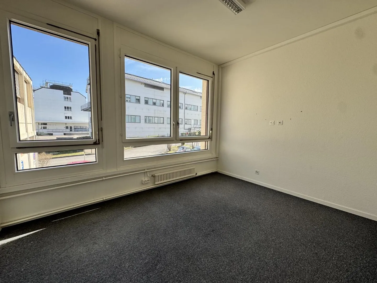 Bureau à Meyrin - Photo 3 sur 6