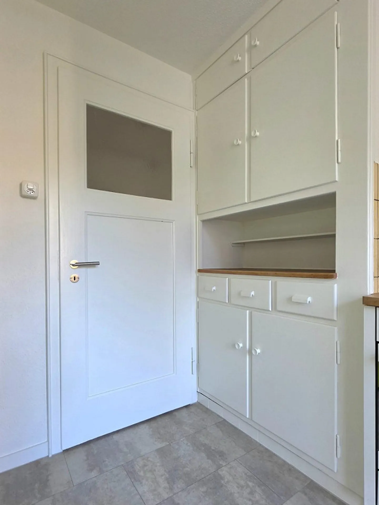 finely renovated, very quiet, garden seating area, preferred neighborhood - Photo 11 of 13