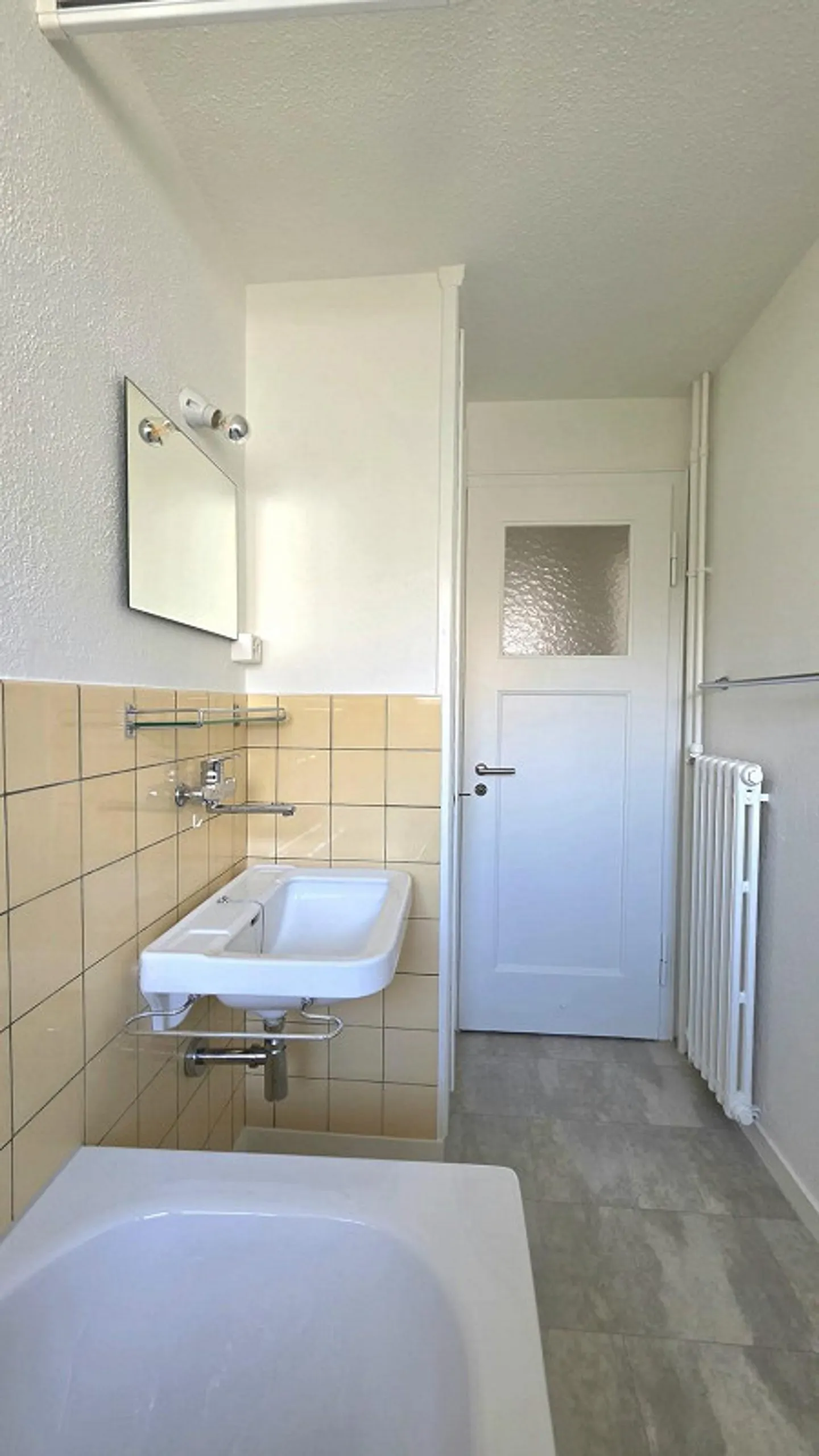 finely renovated, very quiet, garden seating area, preferred neighborhood - Photo 8 of 13