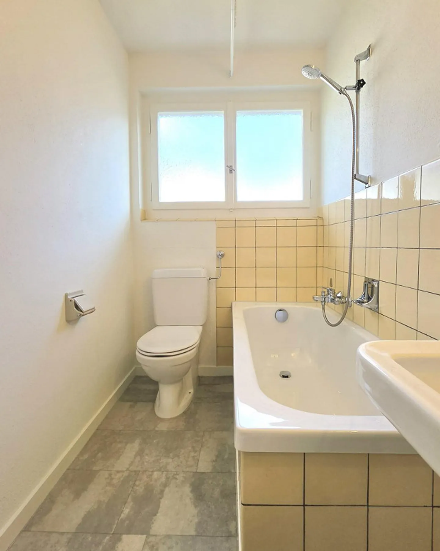 finely renovated, very quiet, garden seating area, preferred neighborhood - Photo 9 of 13