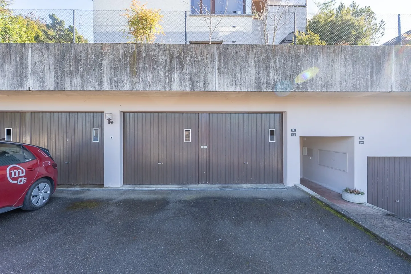 Charming single-family home with good sunlight and plenty of privacy - Photo 10 of 10