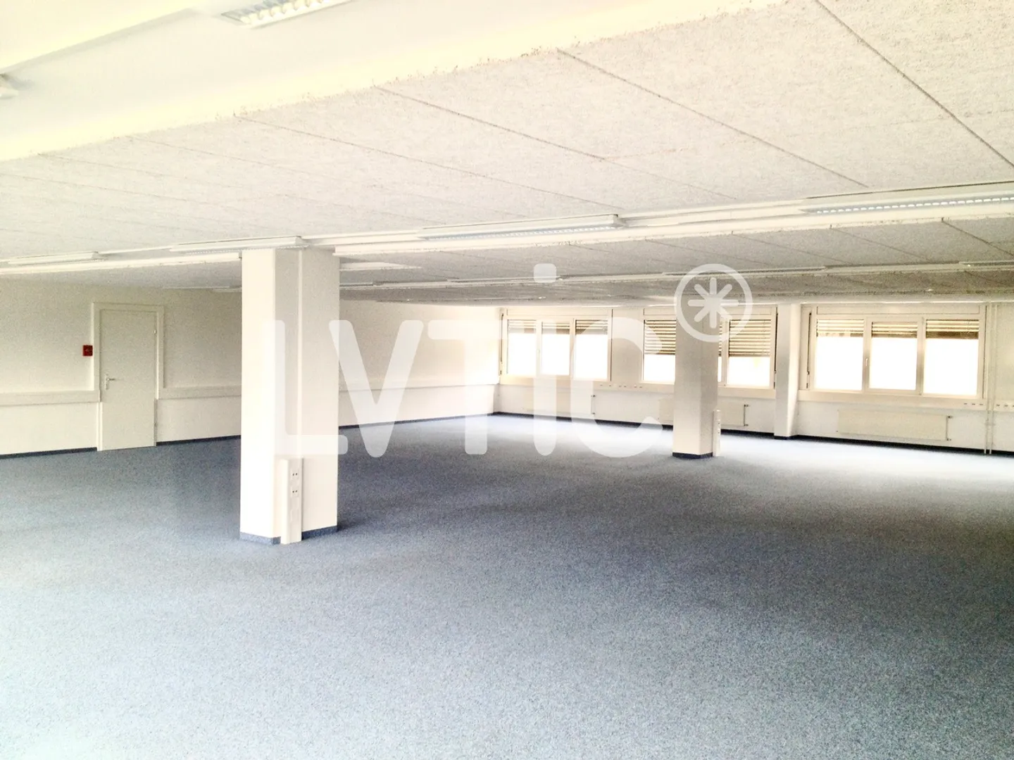 Offices, 125 m2 premises for rent in Crissier - Photo 1 of 7