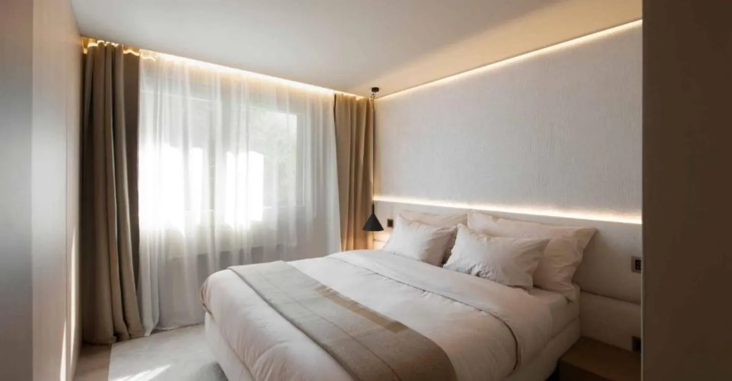 Luxury Apartment - Photo 4 of 12