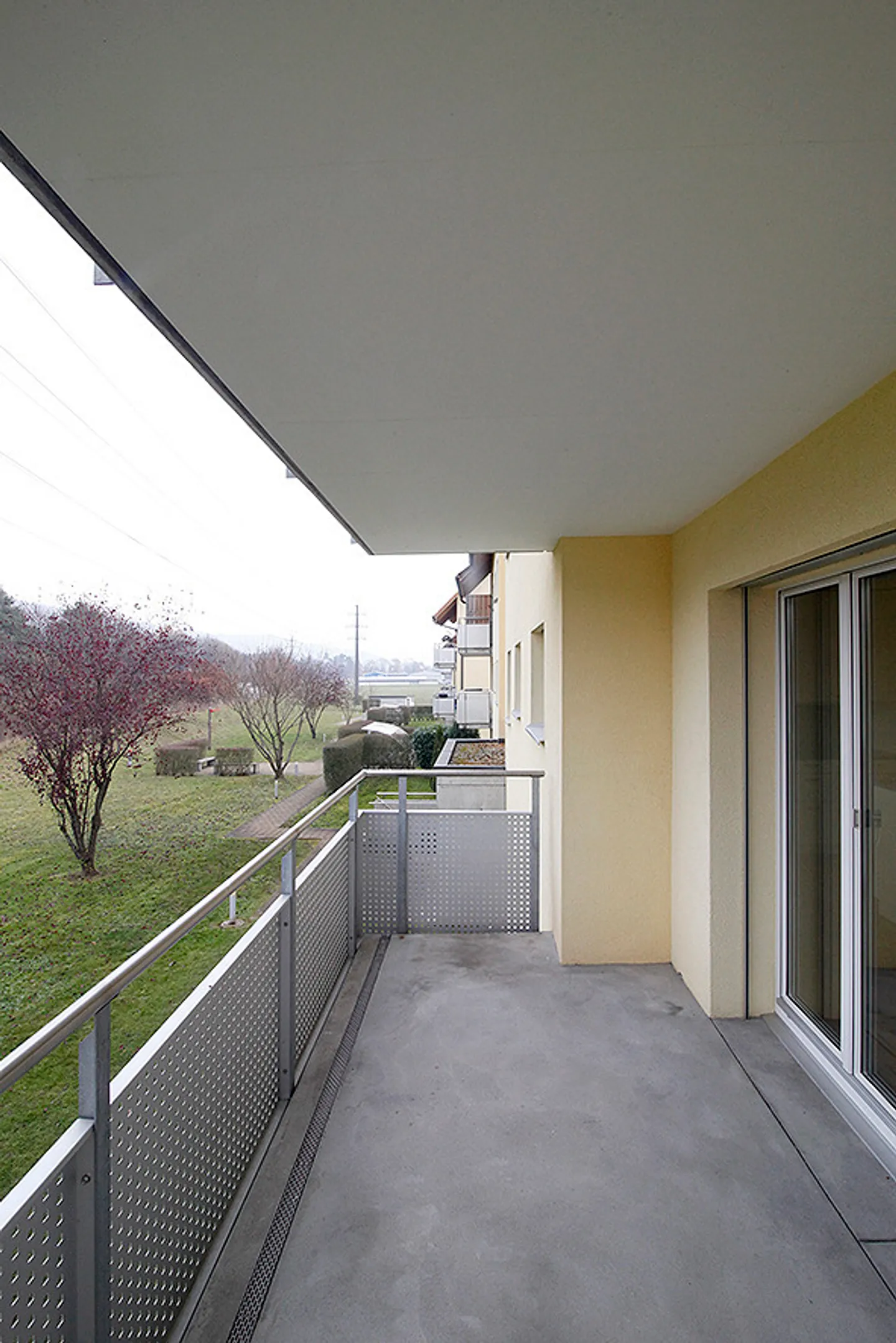 Spacious apartment seeks new residents! - Photo 10 of 11