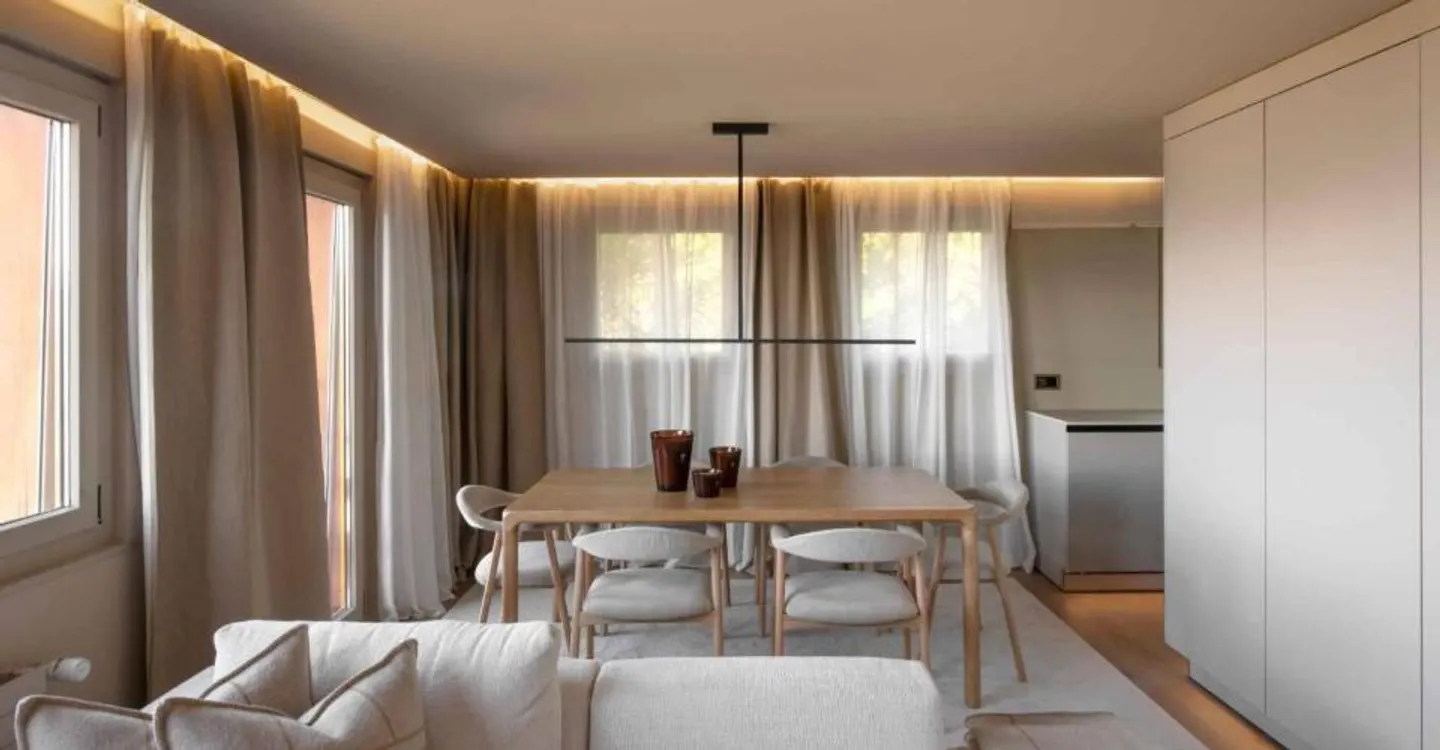 Luxury Apartment - Photo 2 of 12