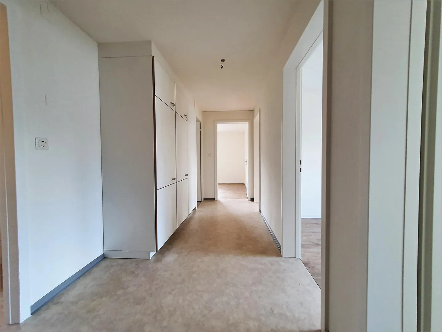 Appartamento ben tenuto al piano rialzato - Foto 2 di 8