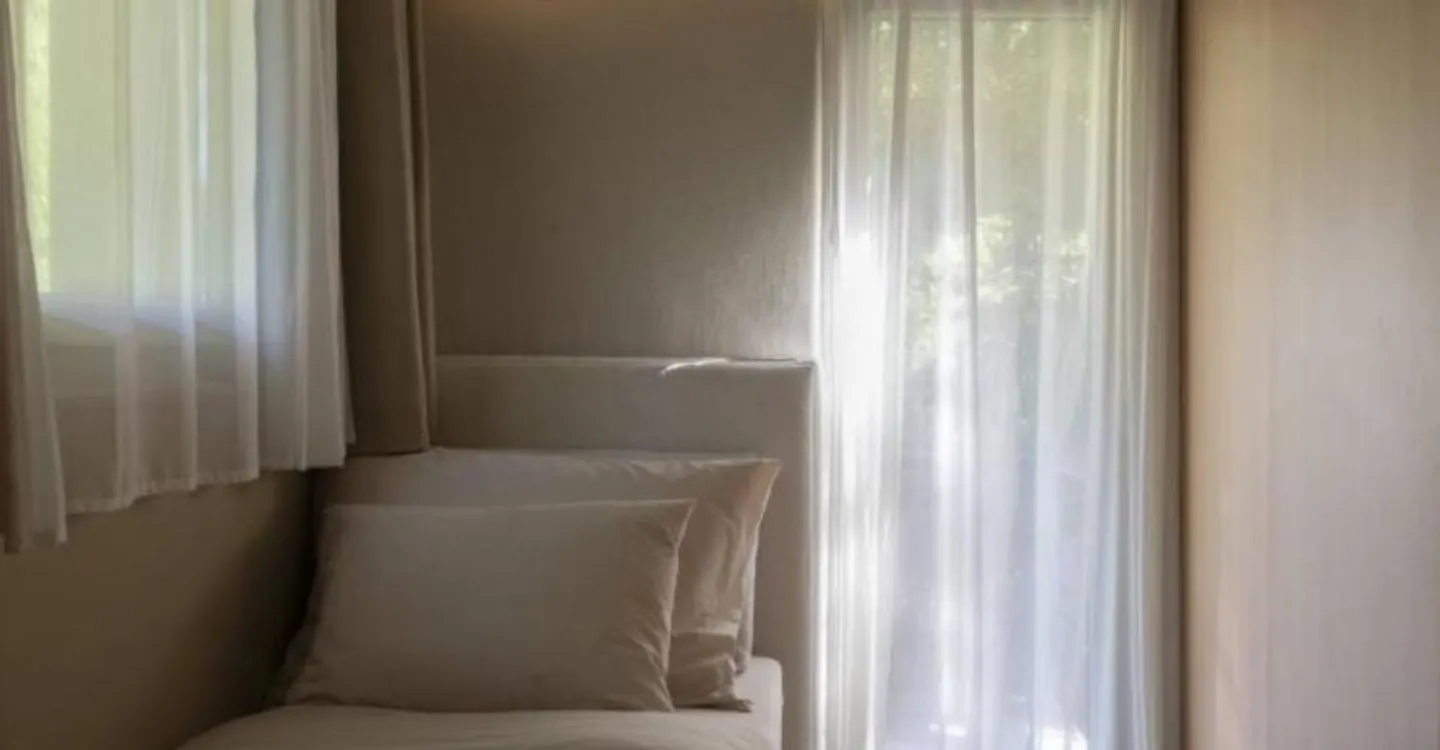Luxury Apartment - Photo 7 of 12