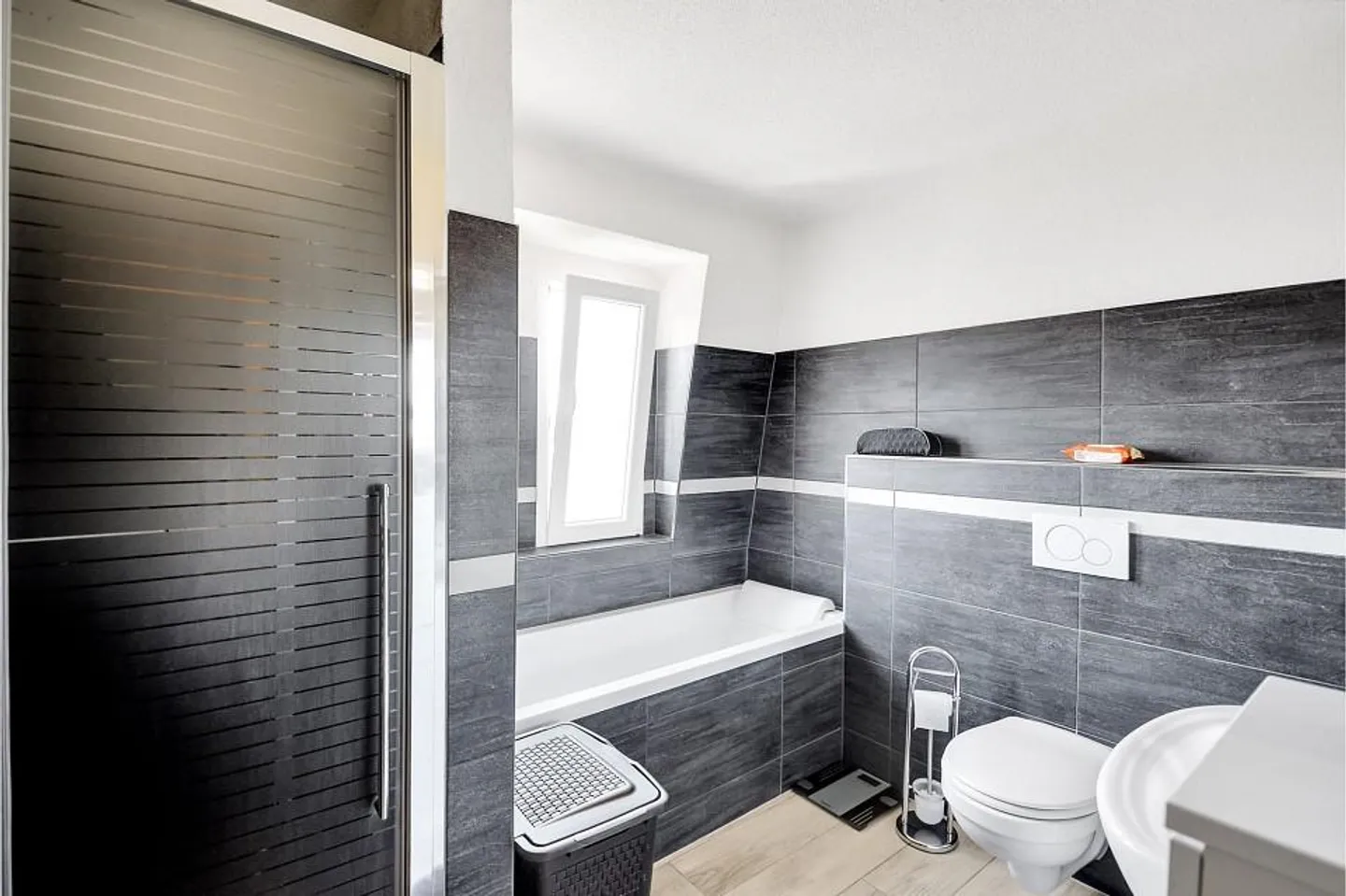 Appartement de ville élégant dans un emplacement idéal - Photo 3 sur 10