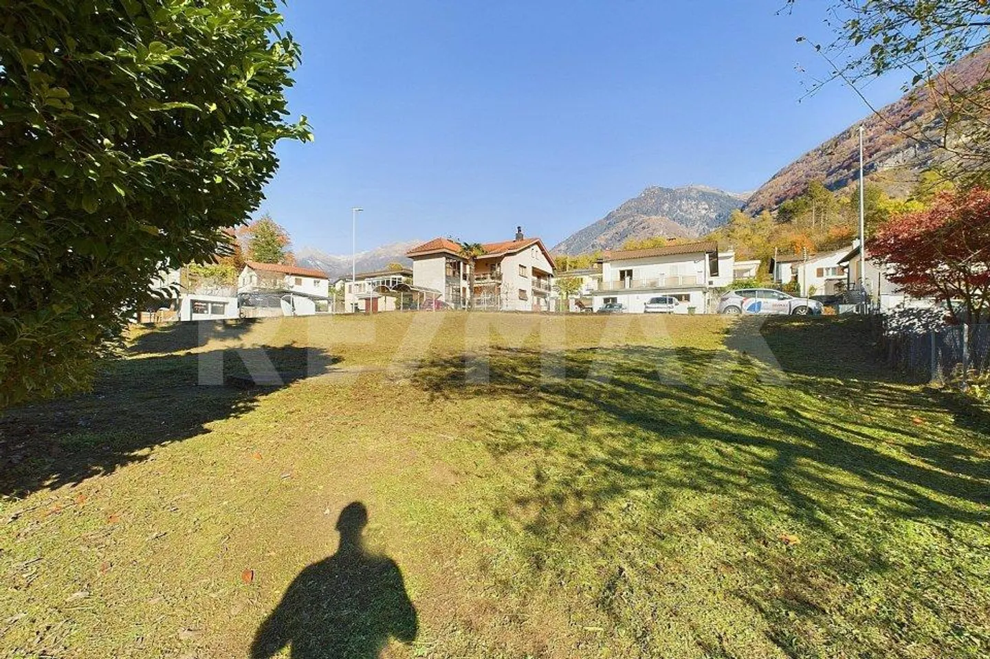 Terreno edificabile in un'area residenziale soleggiata - Foto 5 di 8