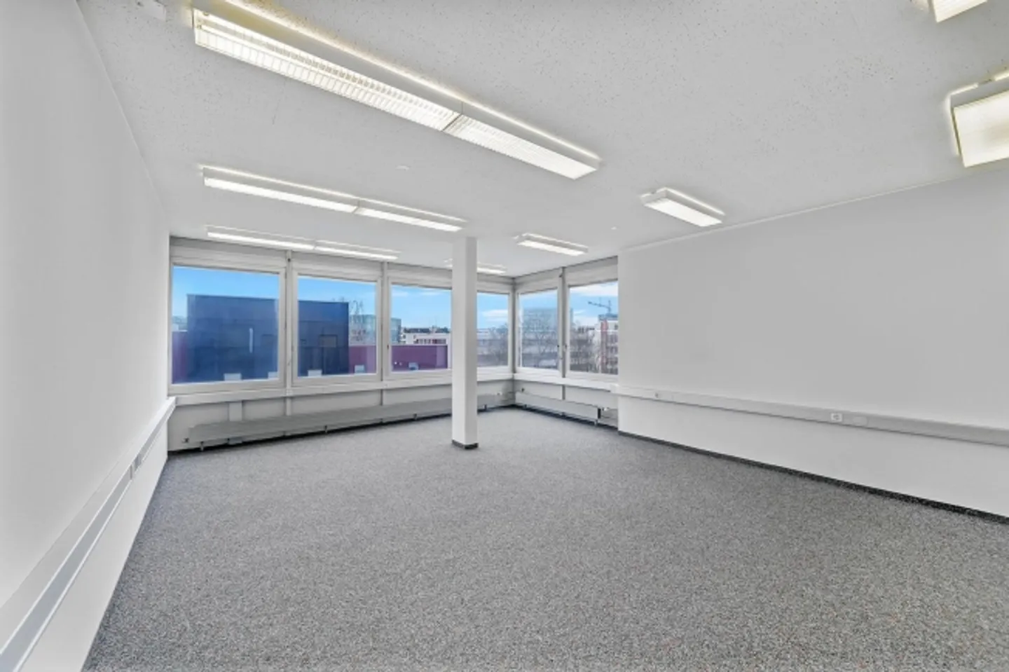 Ufficio elegante in alto sopra Glattbrugg! - Foto 2 di 13
