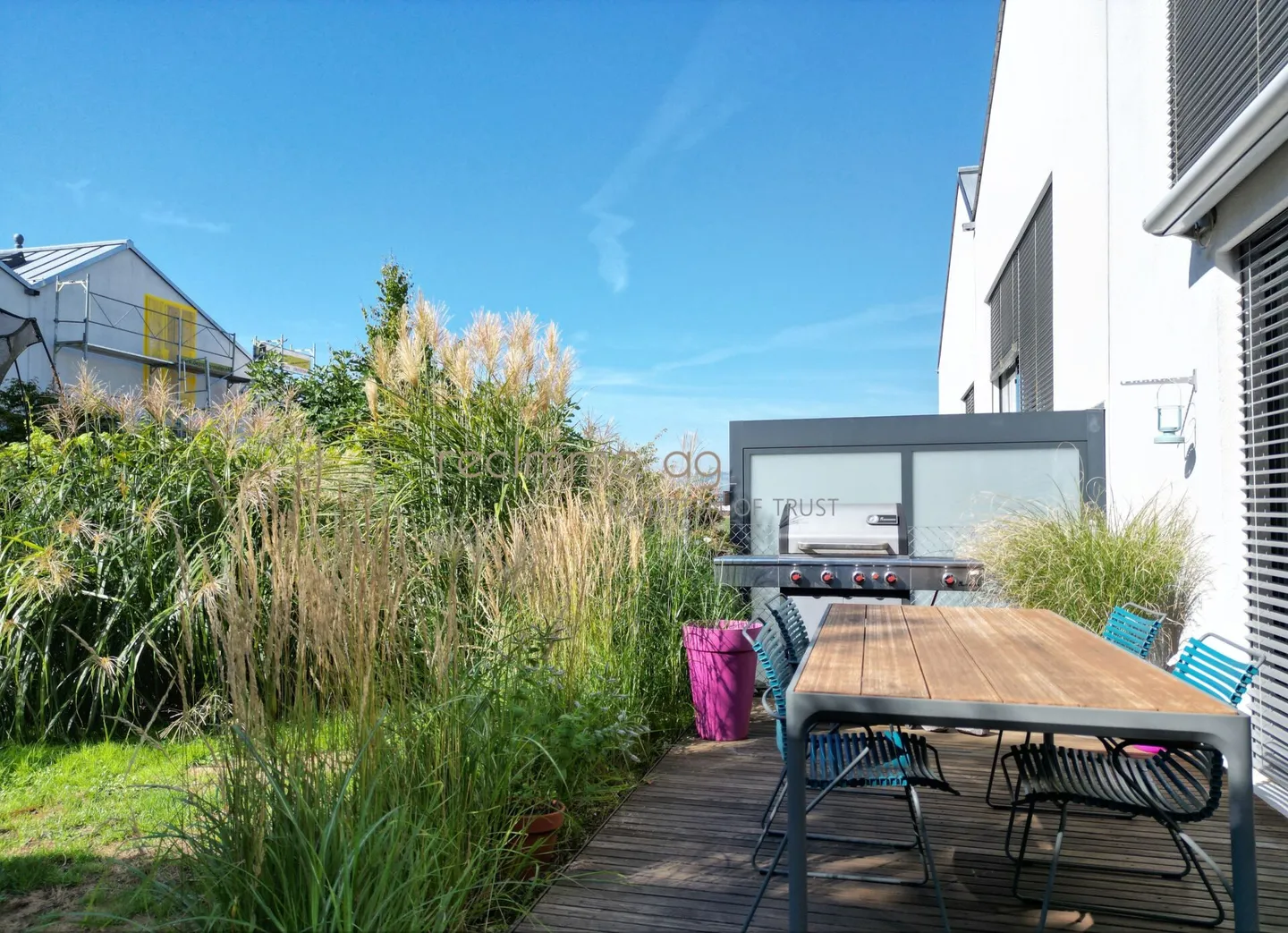 Casa familiare a schiera di 6,5 stanze moderna e luminosa con giardino a Obfelden - Foto 2 di 13