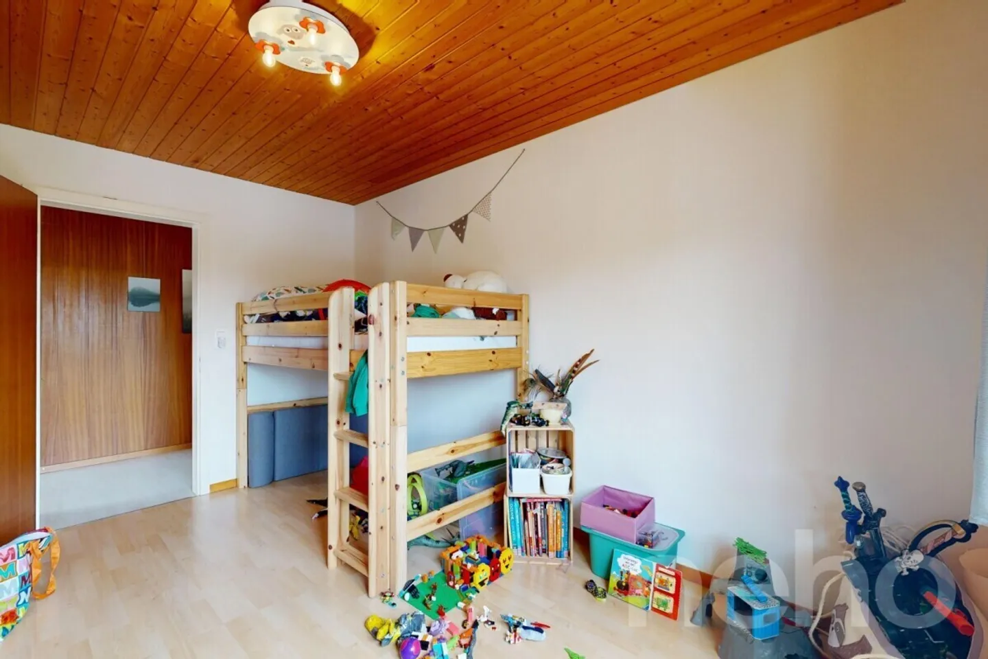 Bright attic apartment in a family-friendly location - close to the center and quiet - Photo 7 of 12
