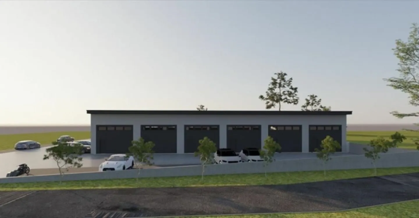 Mixed-use building for rent - Photo 3 of 11