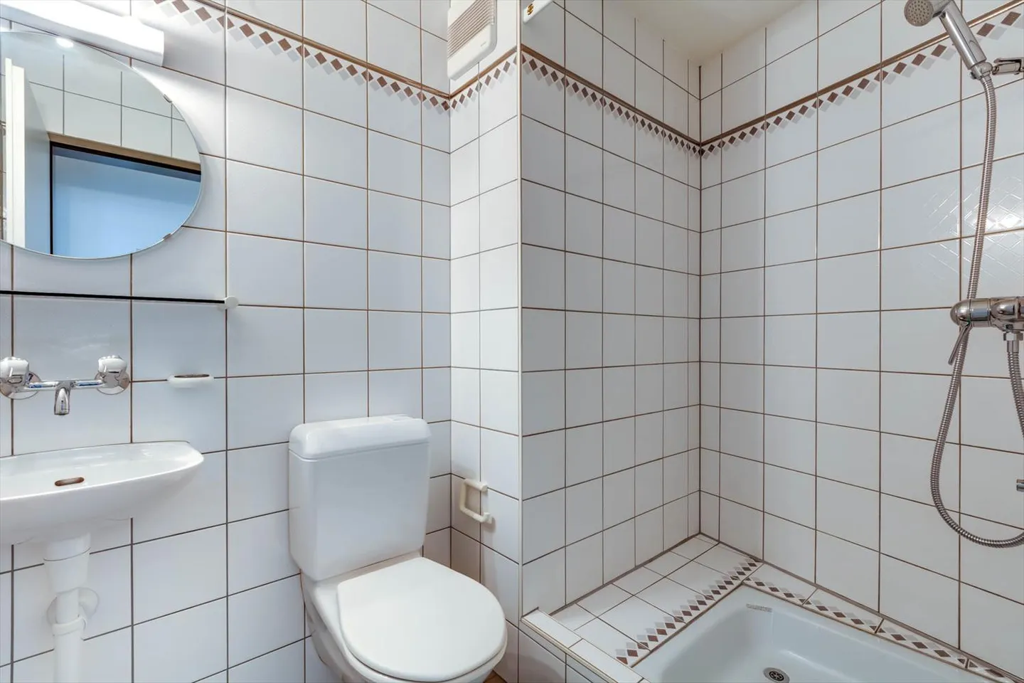 Extraordinary Floor Plan? You are at the right address! - Photo 9 of 11