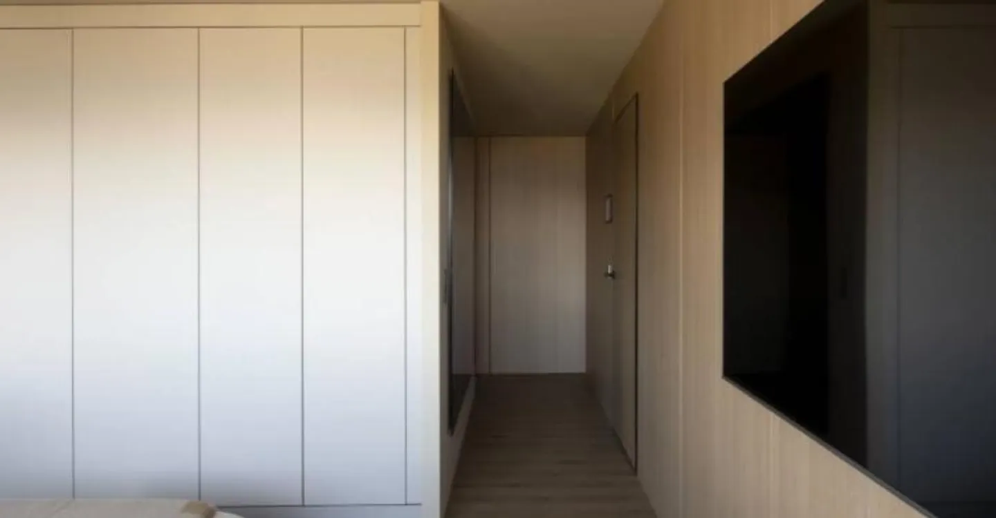 Luxury Apartment - Photo 9 of 12