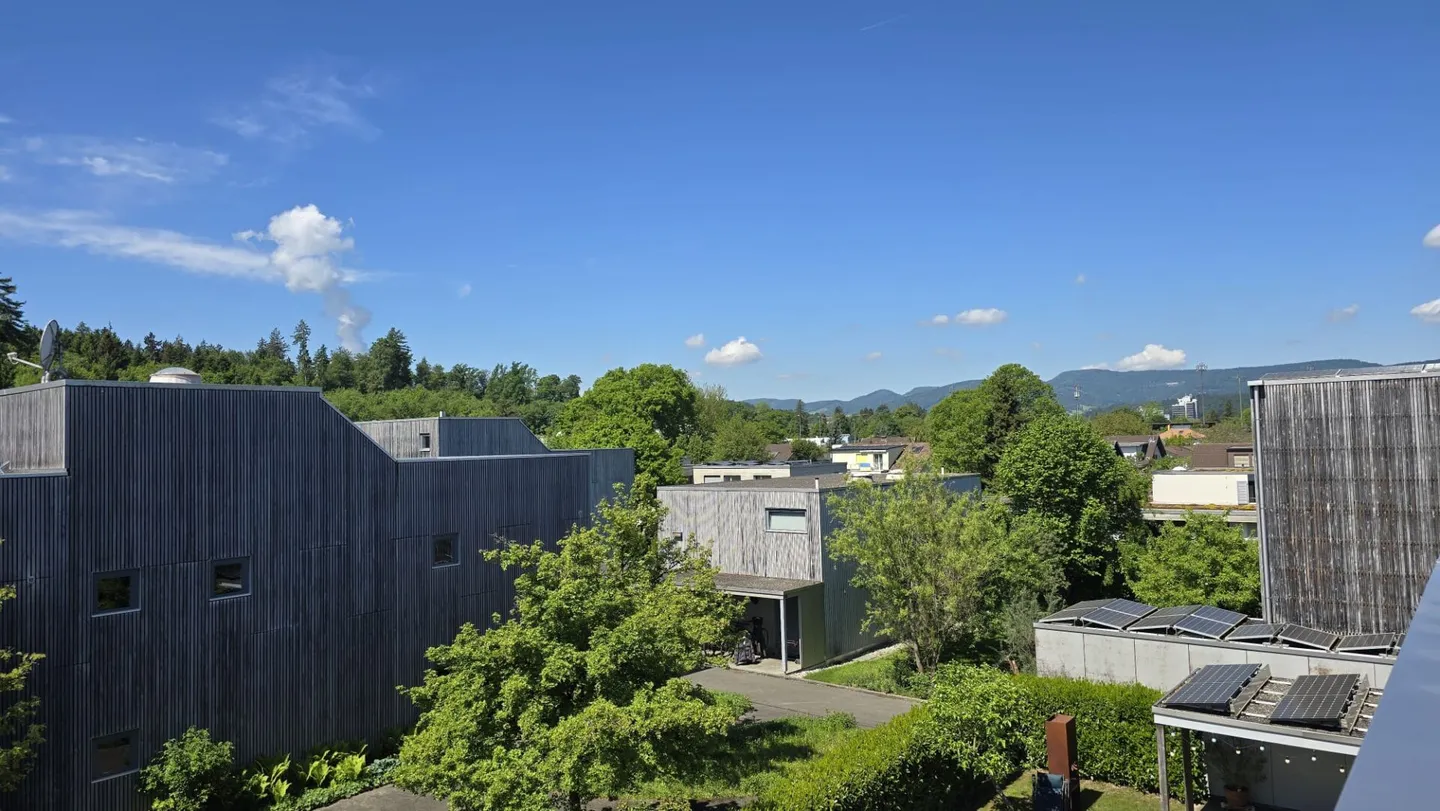 Family-friendly and in a quiet location next to Aarau Large (double) single-family house in the quiet Aarauerfeld in Suhr - Photo 14 of 14
