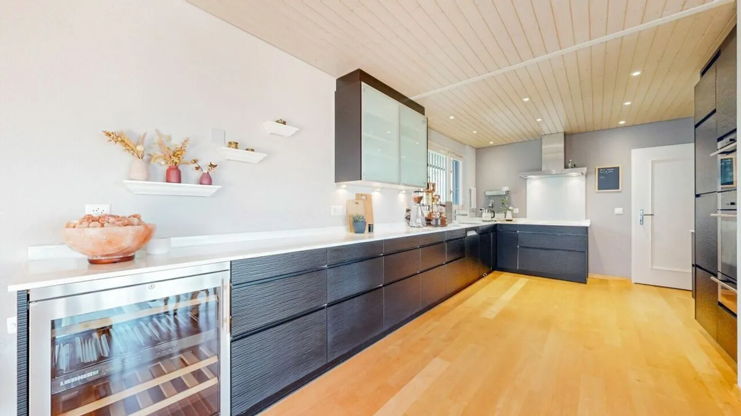WOHLFÜHLOASE MIT PANORAMABLICK UND INDOOR-POOL - Foto 3 von 8