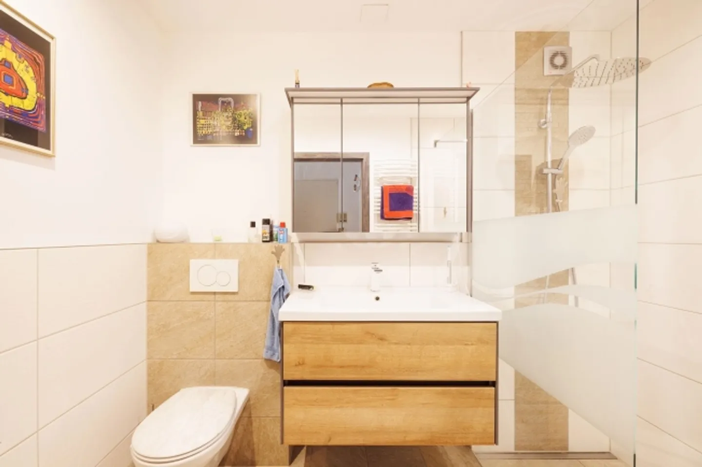 Enjoy the sunny garden and the quiet location. - Photo 9 of 13